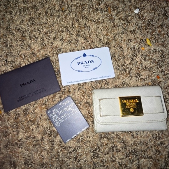 Prada White & Gold 6 Key Holder (EUC)(COMES WITH CARD) - Picture 2 of 8